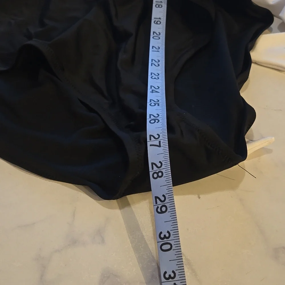 Raisins Curve Black Trendy Plus Size Colorblocked One Piece Swimsuit SZ:20W - Picture 12 of 12